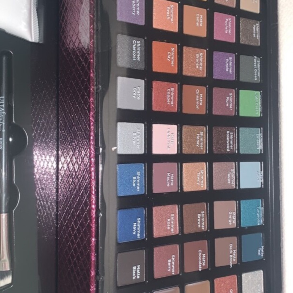 Makeup Kit - Picture 4 of 5